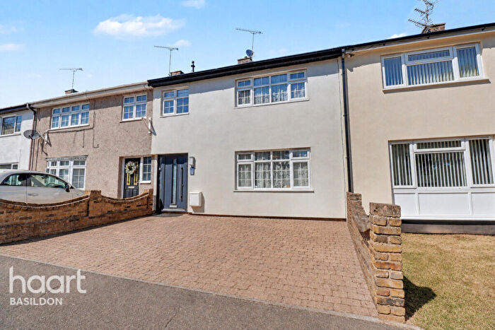 3 Bedroom Terraced House For Sale In The Fremnells, Basildon, SS14