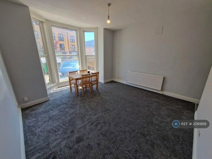 2 Bedroom Flat To Rent In Brigstock Road, Thornton Heath, CR7