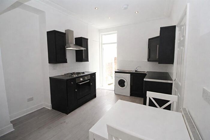 2 Bedroom Flat To Rent In Ty Mawr Road, Llandaf North, Cardiff, CF14