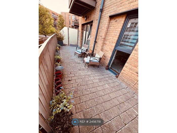 2 Bedroom Flat To Rent In Palladian Court, New Addington, Croydon, CR0