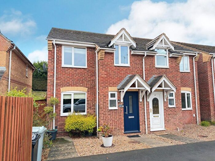 3 Bedroom Semi-Detached House For Sale In Clover Gardens, Stamford, PE9
