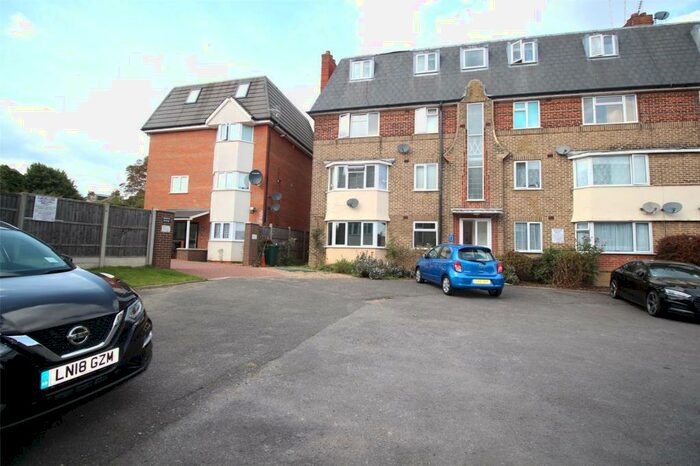 2 Bedroom Apartment To Rent In Oakleigh Court, East Barnet, Hertfordshire, EN4