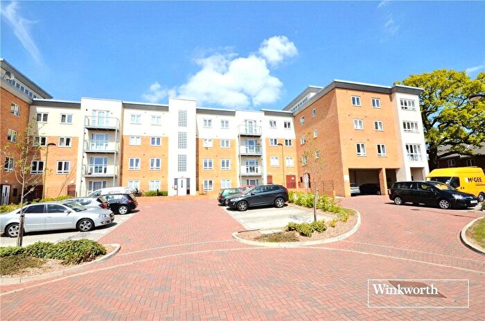 2 Bedroom Flat To Rent In Todd Close, Borehamwood, Hertfordshire, WD6