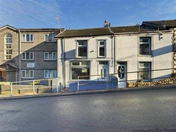 3 Bedroom Property To Rent In High Street, Rhondda Cynon Taf, CF45