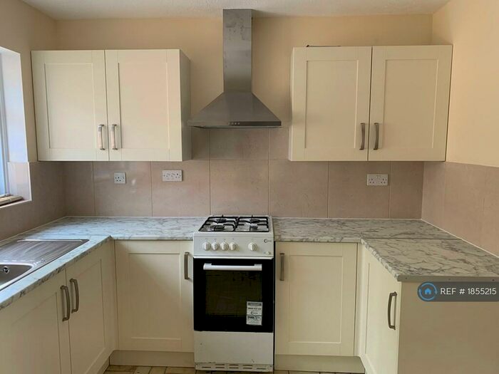 4 Bedroom Terraced House To Rent In Stapleford Close, Kingston Upon Thames, KT1