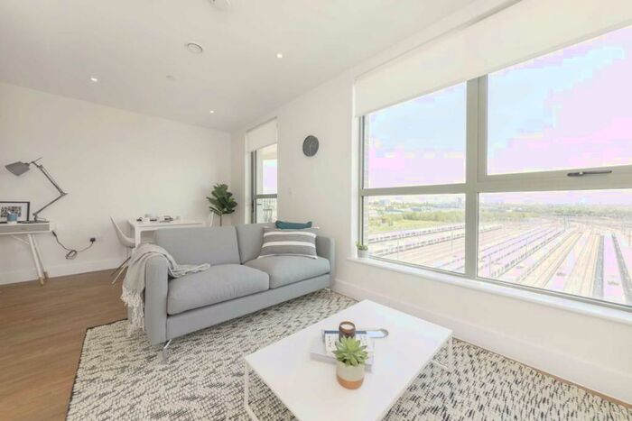 1 Bedroom Flat To Rent In Green Street, North Acton, NW10