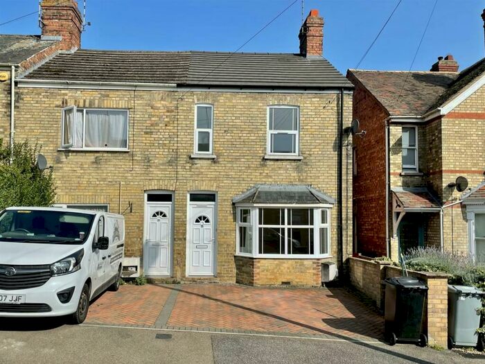 2 Bedroom End Of Terrace House To Rent In Queens Walk, Stamford, PE9