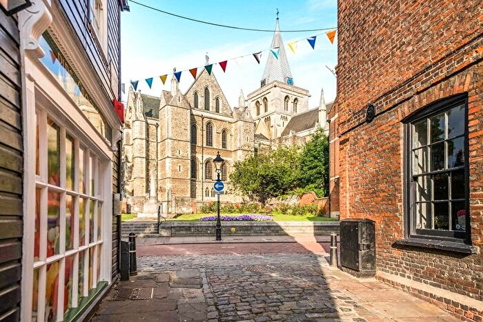 1 Bedroom Flat To Rent In Hawthorn Road, Rochester, Kent, ME2