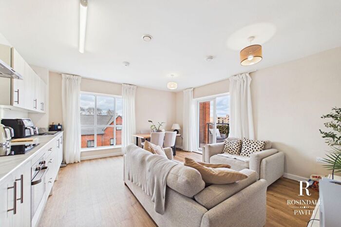 3 Bedroom Flat For Sale In Rayon Close, Seam Court, SM6