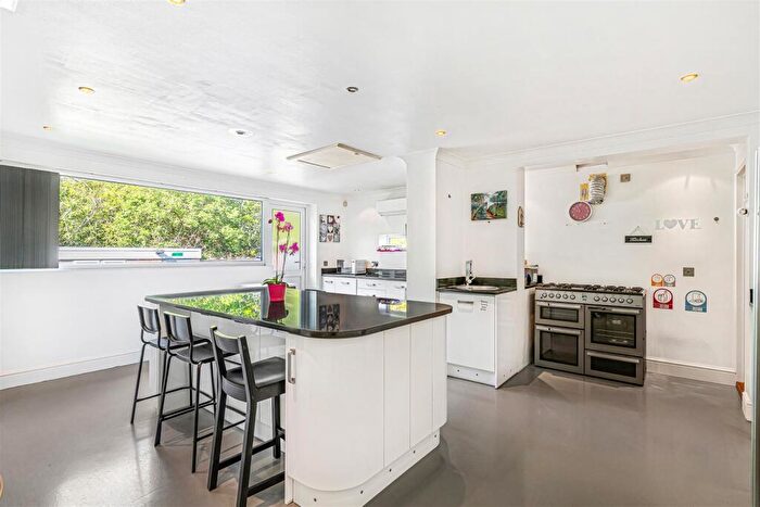 3 Bedroom End Of Terrace House For Sale In Sunnyhurst Close, Sutton, SM1
