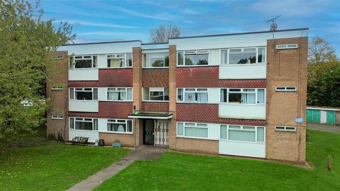 2 Bedroom Flat To Rent In Masons Way, Solihull, B92