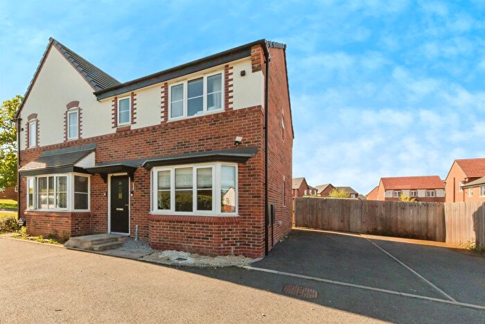 3 Bedroom Semi-Detached House For Sale In Regiment Way, Winsford, CW7
