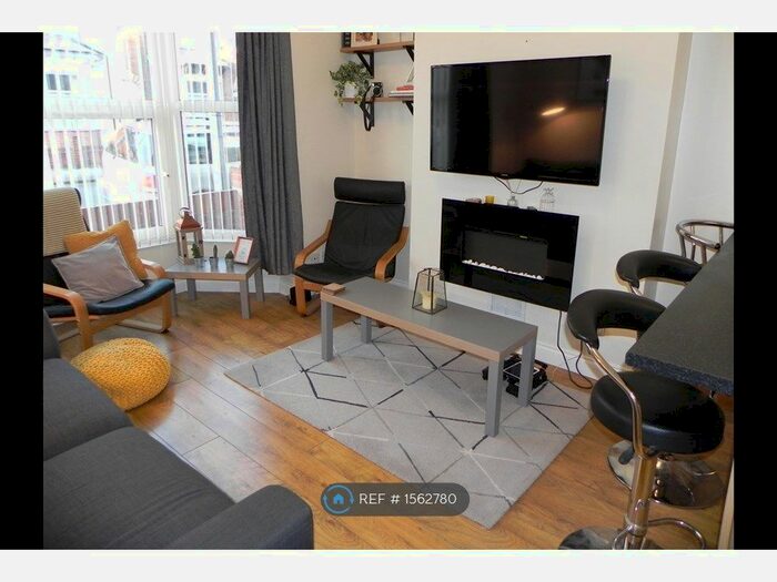 2 Bedroom Flat To Rent In Ground Floor, Hull, HU5