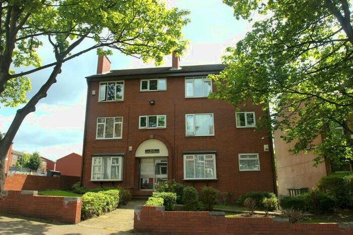 2 Bedroom Flat To Rent In Victoria Terrace, Hyde Park, Leeds, LS3