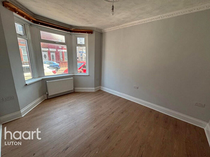 3 Bedroom Terraced House To Rent In Vernon Road, Luton, LU1