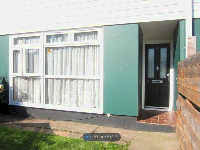 3 Bedroom Maisonette To Rent In Homedale House, Sutton, SM1