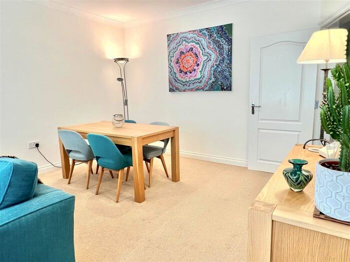1 Bedroom Flat For Sale In Bar Road, Falmouth, TR11
