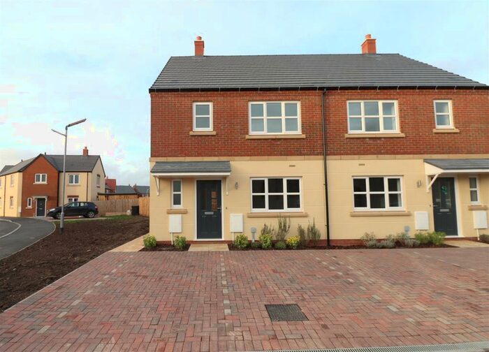 3 Bedroom Semi-Detached House To Rent In Northdale Park, Raunds, NN9