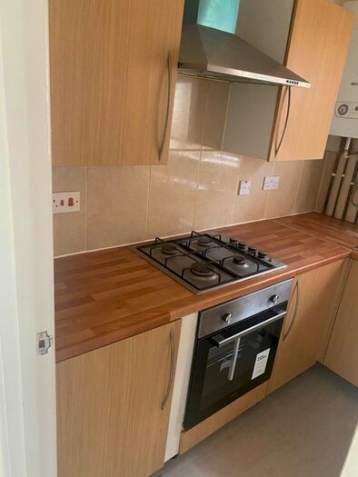 1 Bedroom Flat To Rent In Waterloo Road, Southampton, SO15