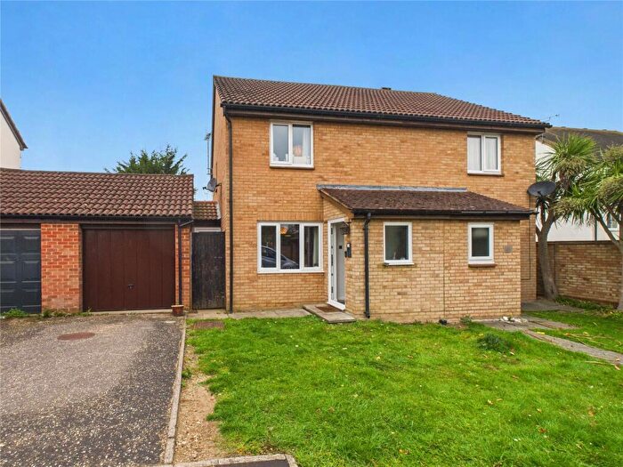 4 Bedroom Semi-Detached House For Sale In Thornborough Avenue, South Woodham Ferrers, Chelmsford, Essex, CM3
