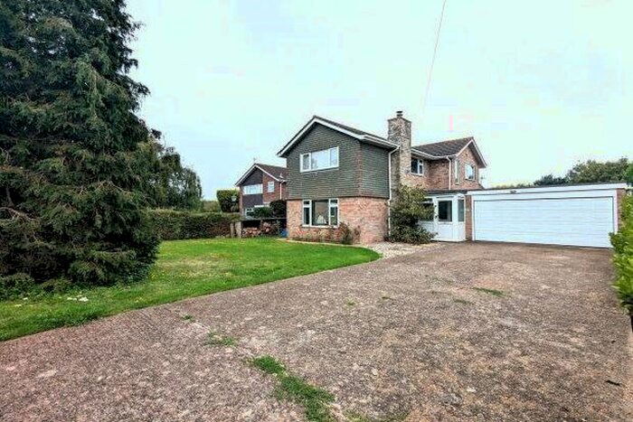 4 Bedroom Property To Rent In St. Aubins Park, Hayling Island, PO11