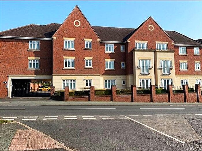 2 Bedroom Flat To Rent In Bewick Court, Compton, Wolverhampton, WV6