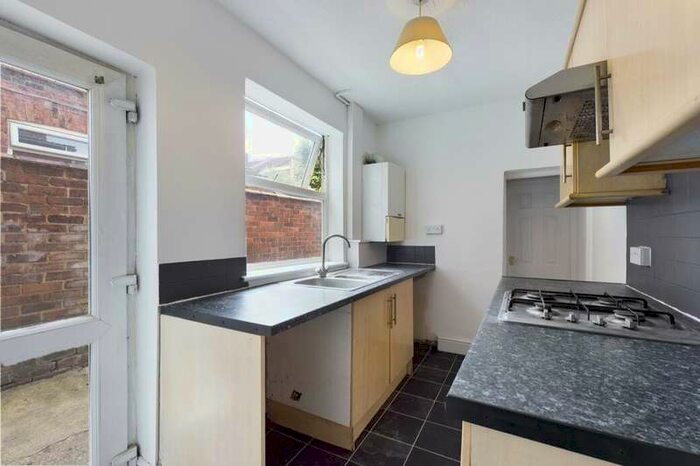 3 Bedroom Terraced House To Rent In Brook Street, Northampton, NN1