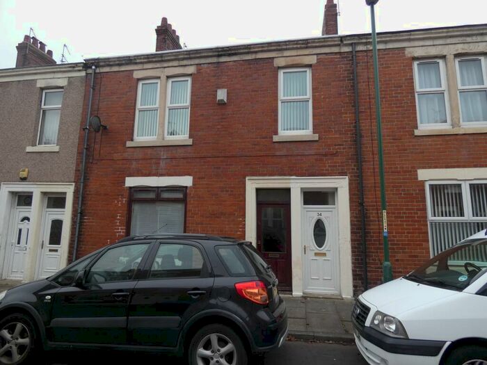 3 Bedroom Flat To Rent In Northbourne Road, Jarrow, Tyne And Wear, NE32