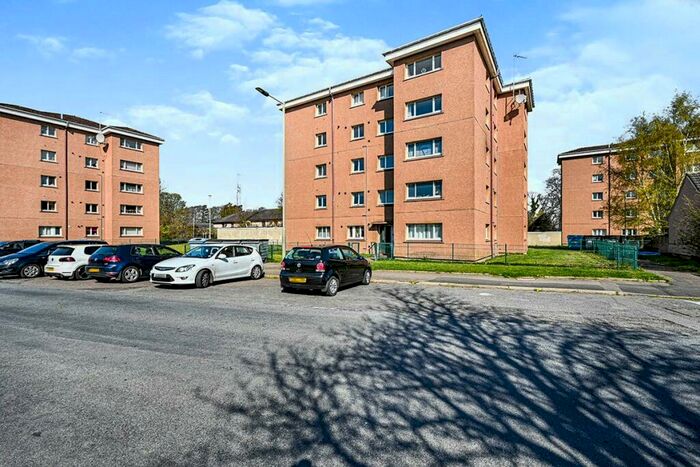 2 Bedroom Flat To Rent In Mackintosh Road, Inverness, Highland, IV2