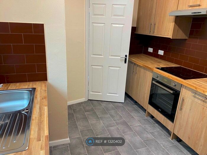 3 Bedroom Flat To Rent In Goldsworth Road, Woking, GU21