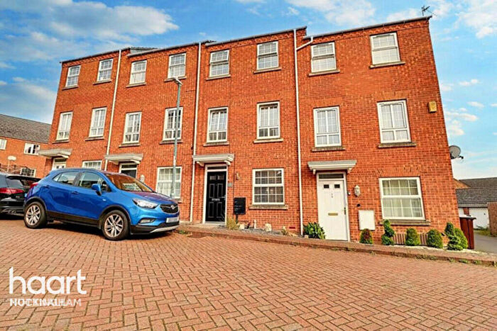 4 Bedroom Terraced House For Sale In Davies Way, Nottingham, NG5