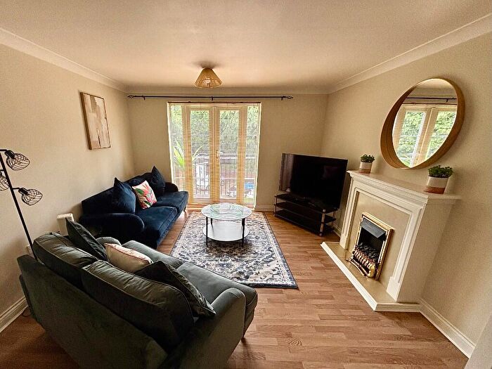 2 Bedroom Flat To Rent In Copse Road, Woking, Surrey, GU21