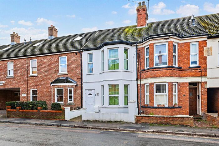 4 Bedroom Terraced House For Sale In George Street, Bletchley, Milton Keynes, MK2