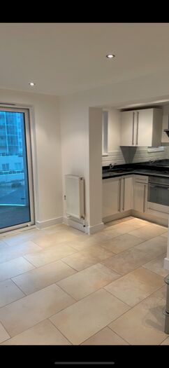 1 Bedroom Flat To Rent In Ayton Drive, Portland, DT5