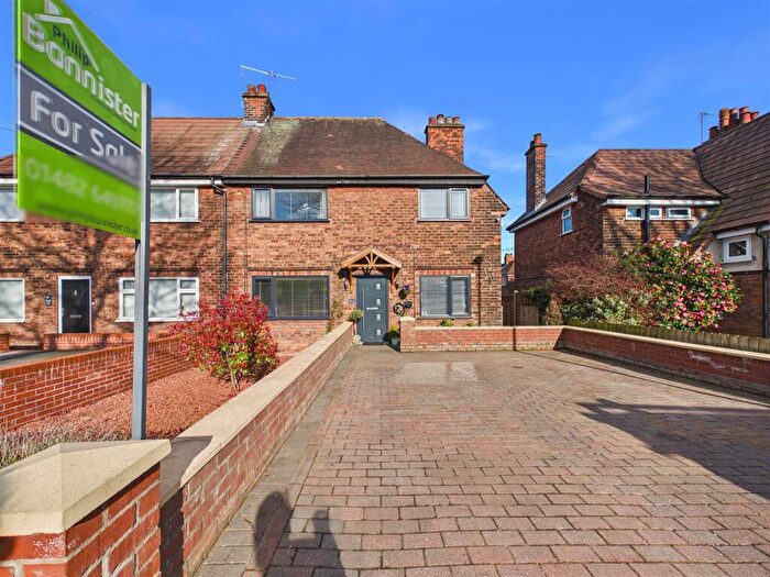 3 Bedroom Semi-Detached House For Sale In Barrow Lane, Barrow Lane, Hessle, HU13