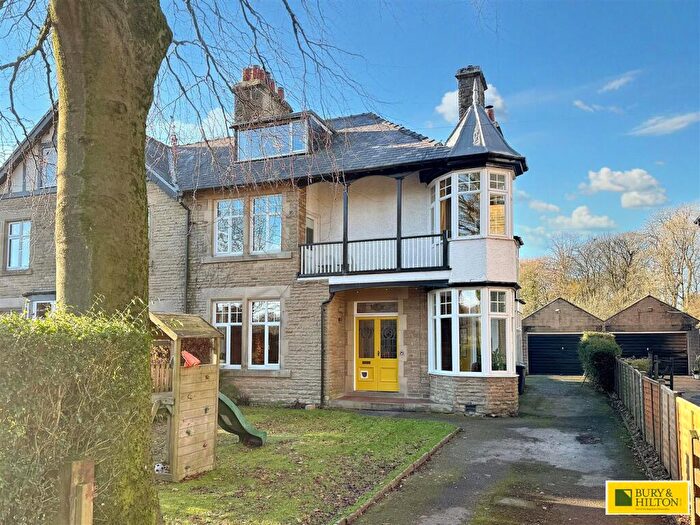 5 Bedroom Semi-Detached House For Sale In White Knowle Road, Buxton, SK17