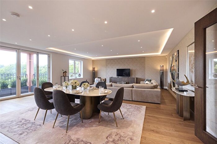 3 Bedroom Flat To Rent In Bayswater Road, London, W2