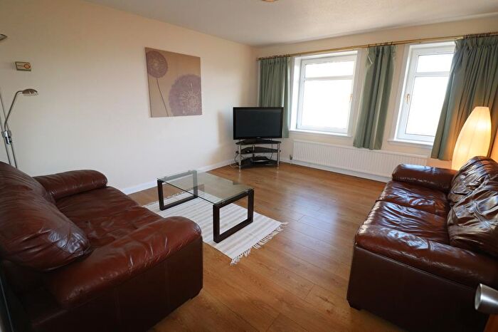 2 Bedroom Flat To Rent In Claremont Gardens, Aberdeen, AB10