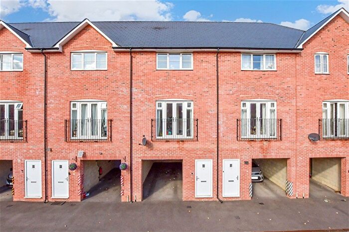 2 Bedroom Terraced House For Sale In Hengist Drive, Aylesford, Kent, ME20