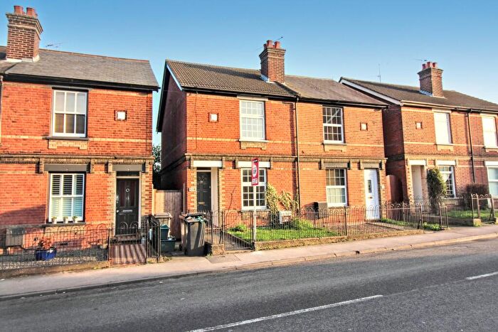 2 Bedroom Semi-Detached House To Rent In Beehive Lane, Chelmsford, CM2