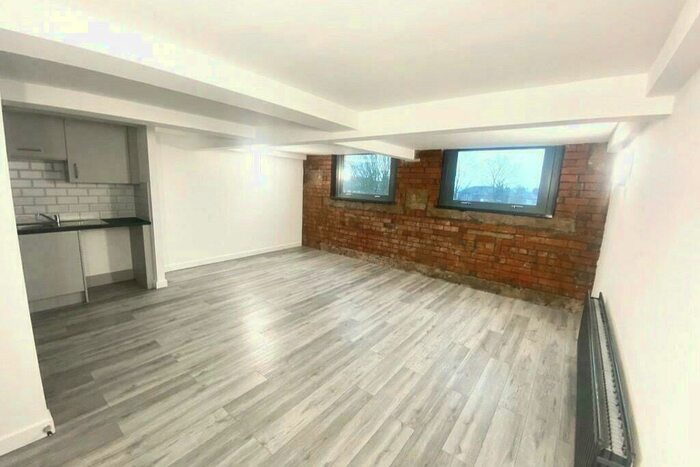 2 Bedroom Duplex To Rent In Whingate, Leeds, West Yorkshire, LS12