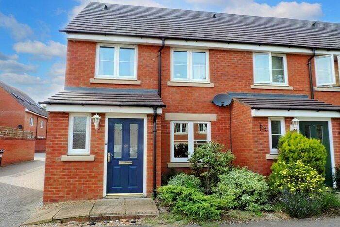 3 Bedroom End Of Terrace House To Rent In Wood End Close, Sharnbrook, Bedford, MK44