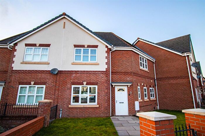 3 Bedroom Property To Rent In Sharoe Green Lane, Fulwood, Preston, PR2