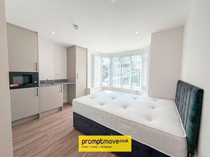 Property To Rent In Room, Dunstable Road Luton, LU4