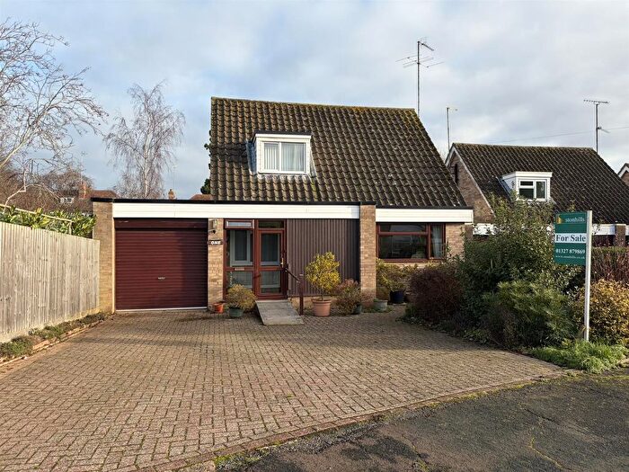 4 Bedroom Property For Sale In Brooklands Close, Daventry, NN11