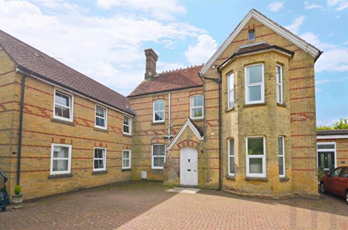 2 Bedroom Flat To Rent In Newport, Isle Of Wight, PO30