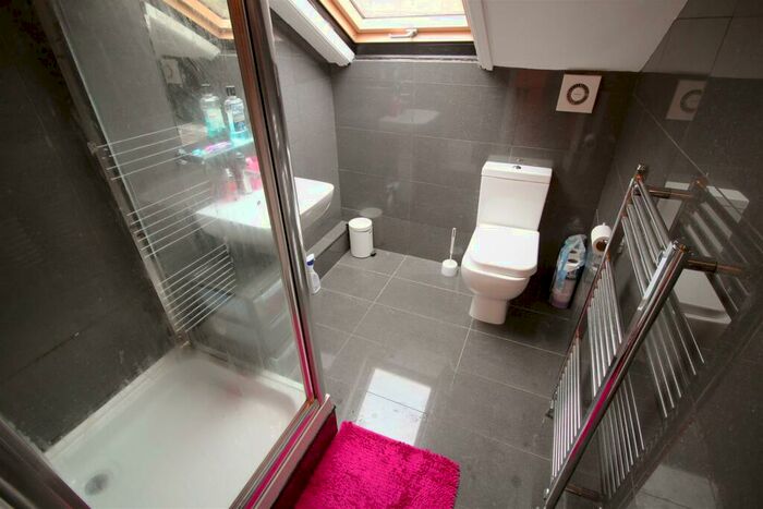 6 Bedroom House To Rent In Victoria Road, Hyde Park, Leeds, LS6