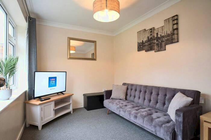 4 Bedroom Flat To Rent In Benland, Peterborough, PE3