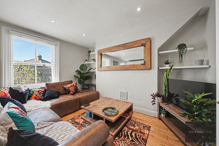 2 Bedroom Flat To Rent In Gauden Road, Clapham, SW4