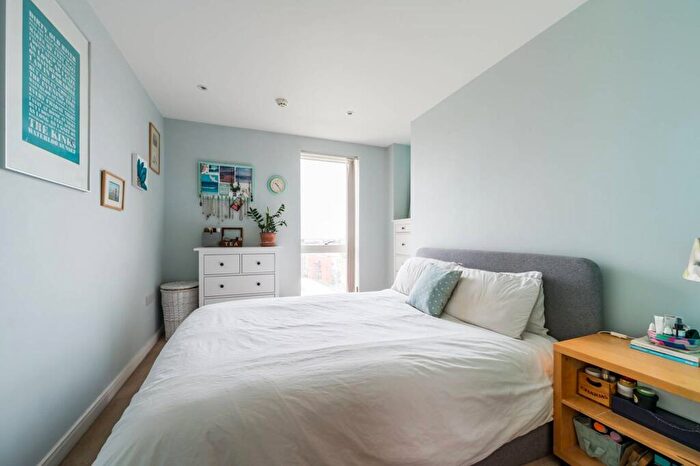 1 Bedroom Flat For Sale In Seven Seas Gardens, , Bow, London, E3